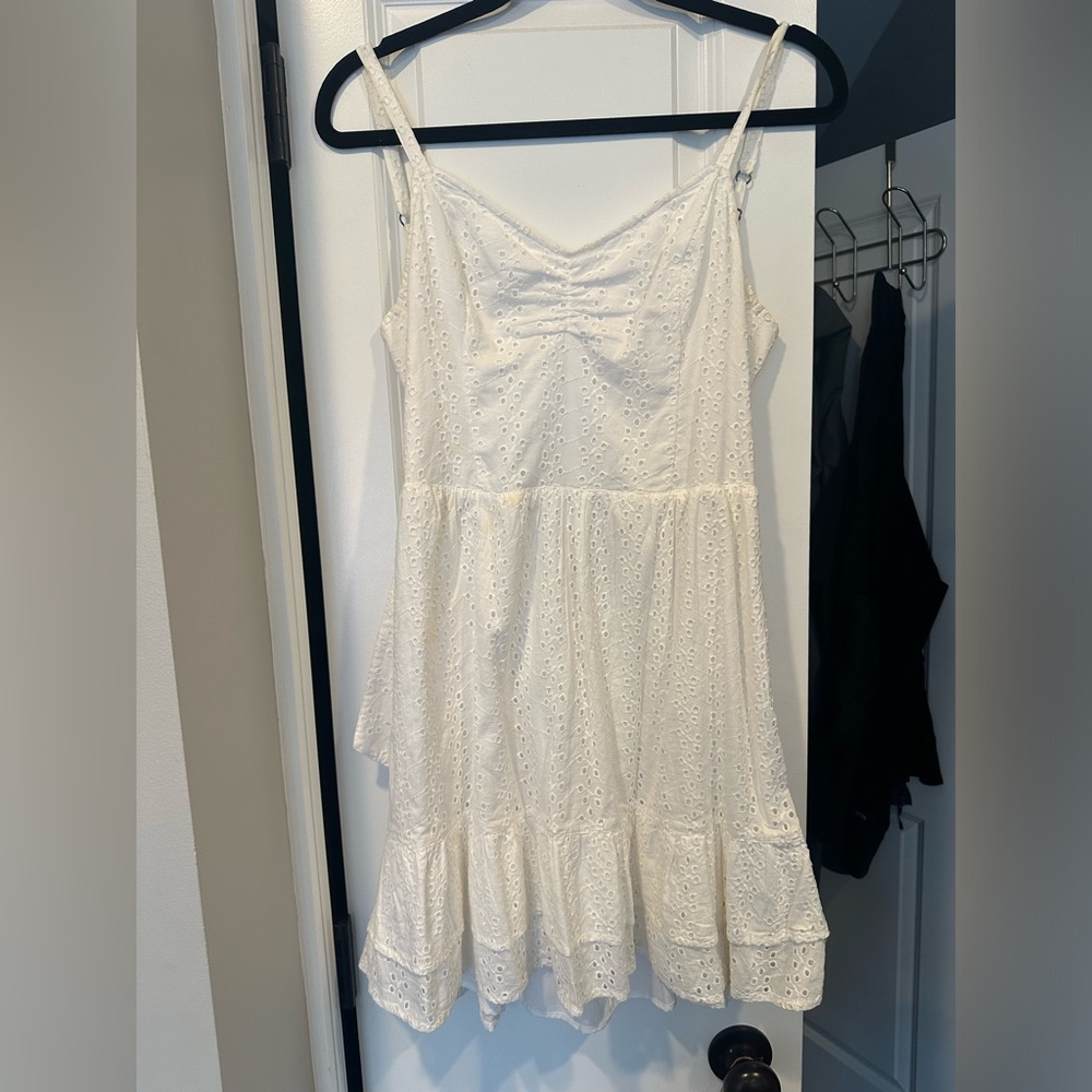 White hollister sun dress 🤍